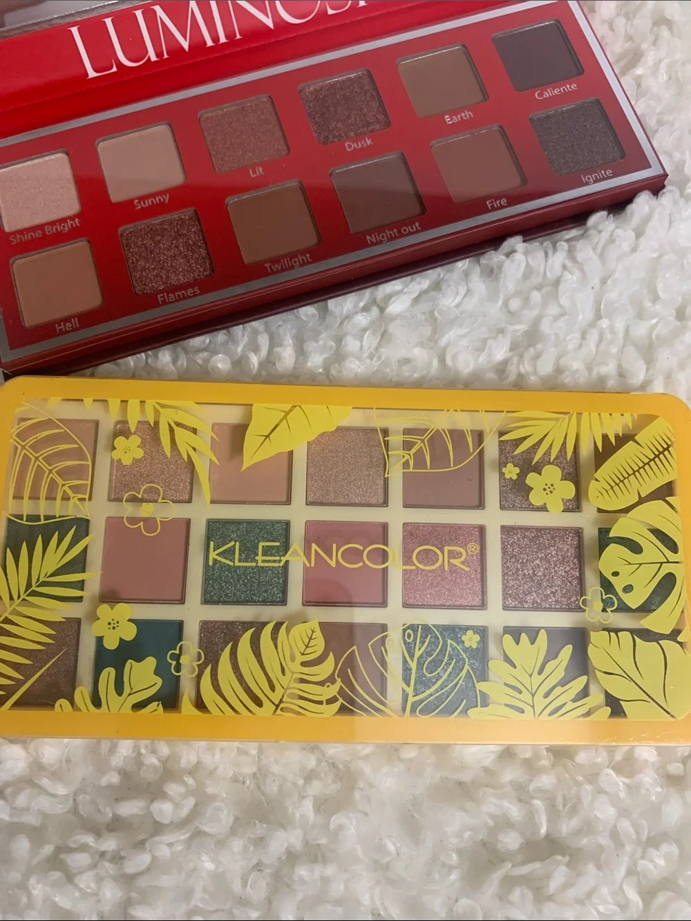Kleancolor Red & Tropical Green Eyeshadow Duo Palette Set